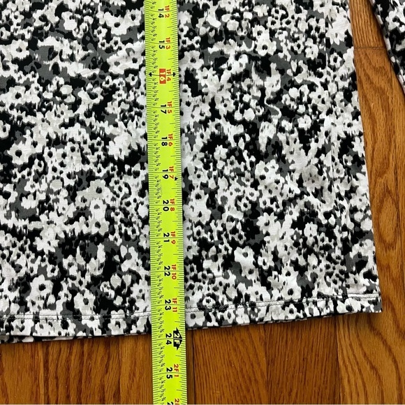 Talbots Top Size 1XP Long Sleeve Split Neck NWT Dark Floral Career Work Office - Picture 2 of 6
